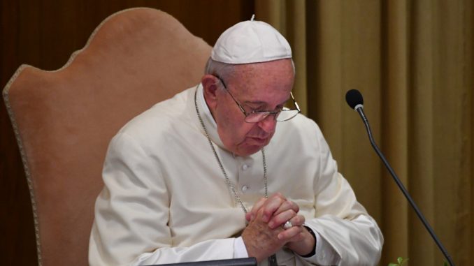 papa francisco pide por Ecuador