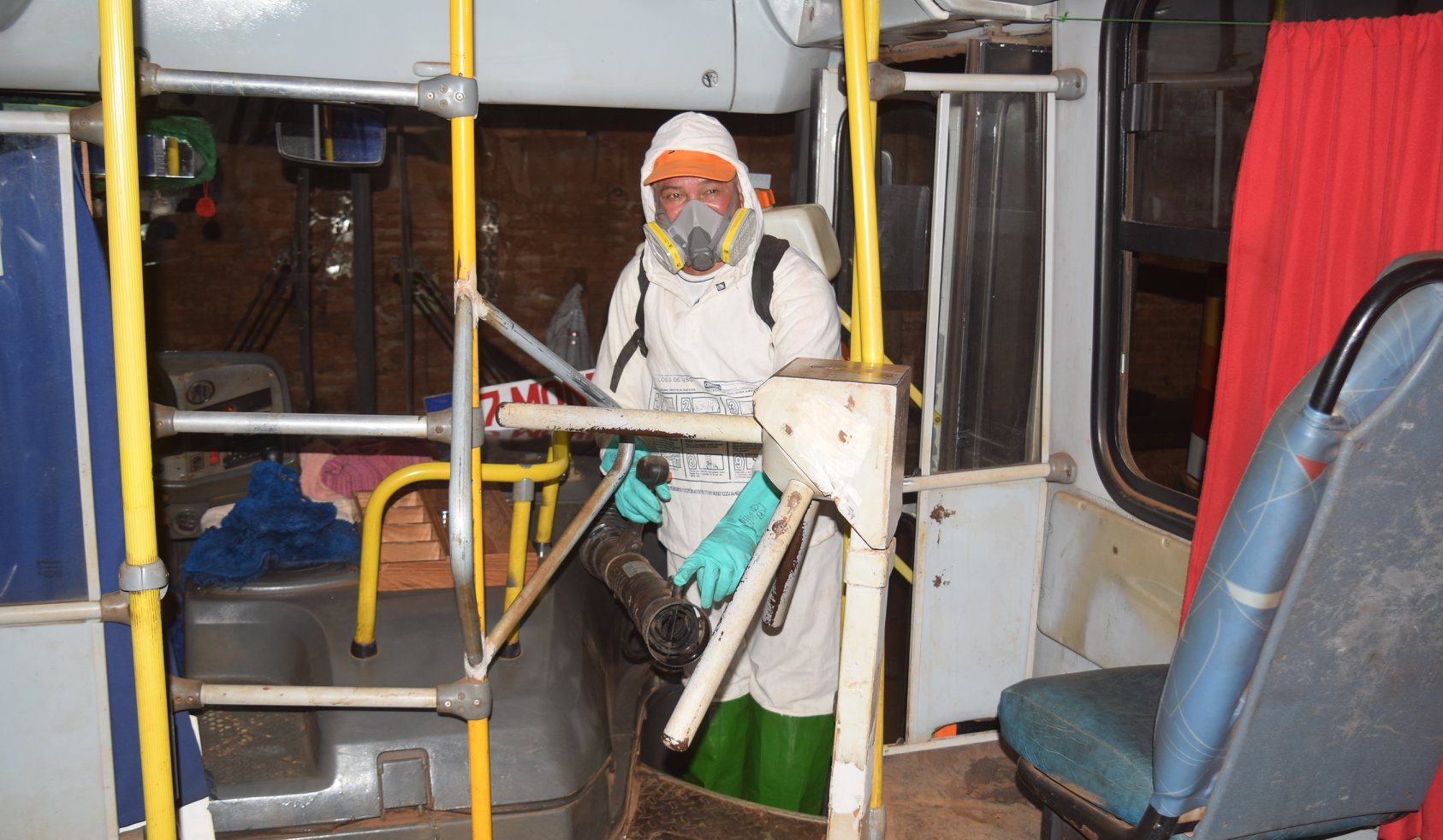 Inicio Fumigacion De Buses En Portoviejo Por El Coronavirus